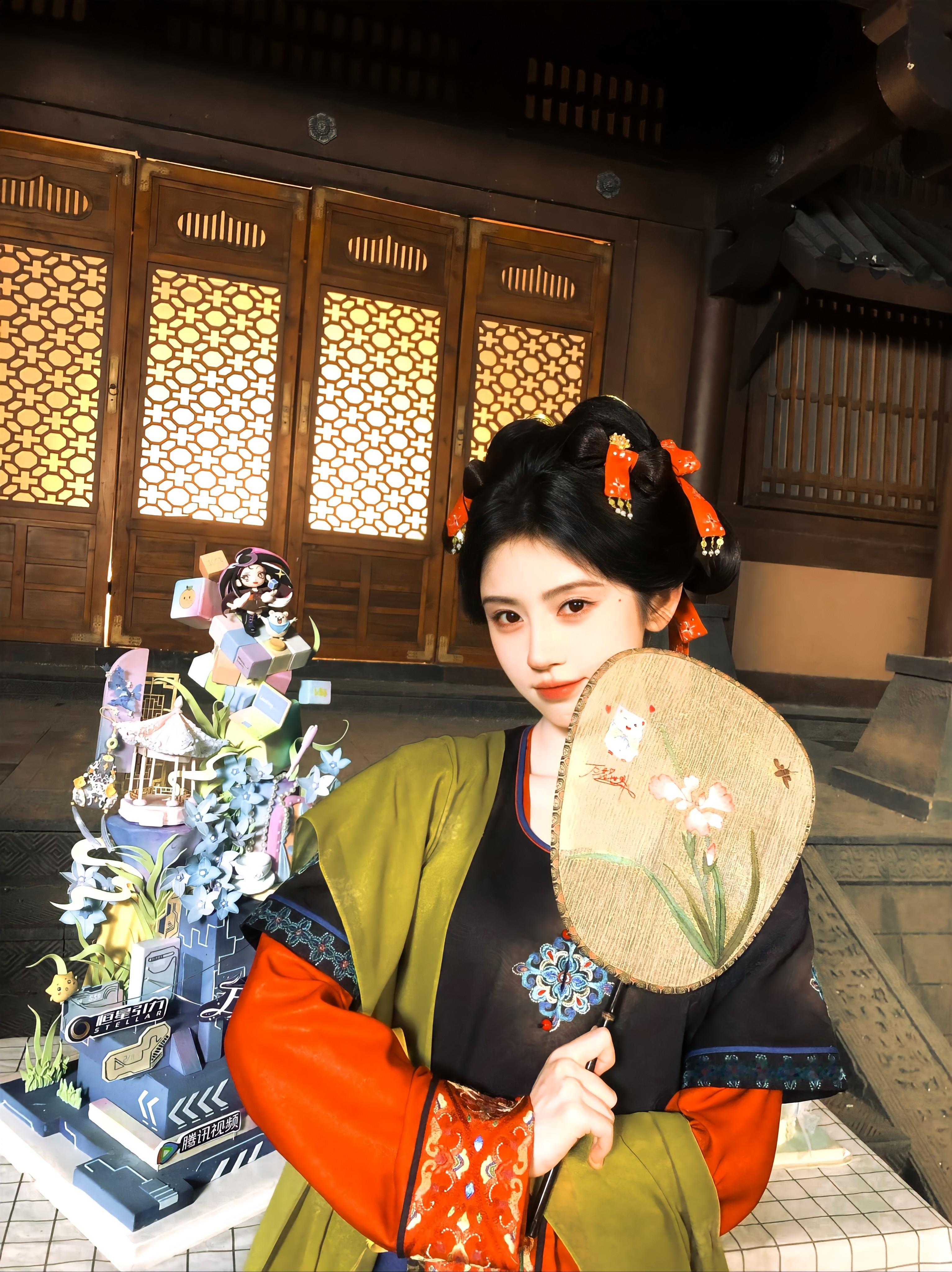 鞠婧祎鞠婧祎万花世界鞠婧祎苏绿夏 鞠婧祎＊大唐福娃🎁