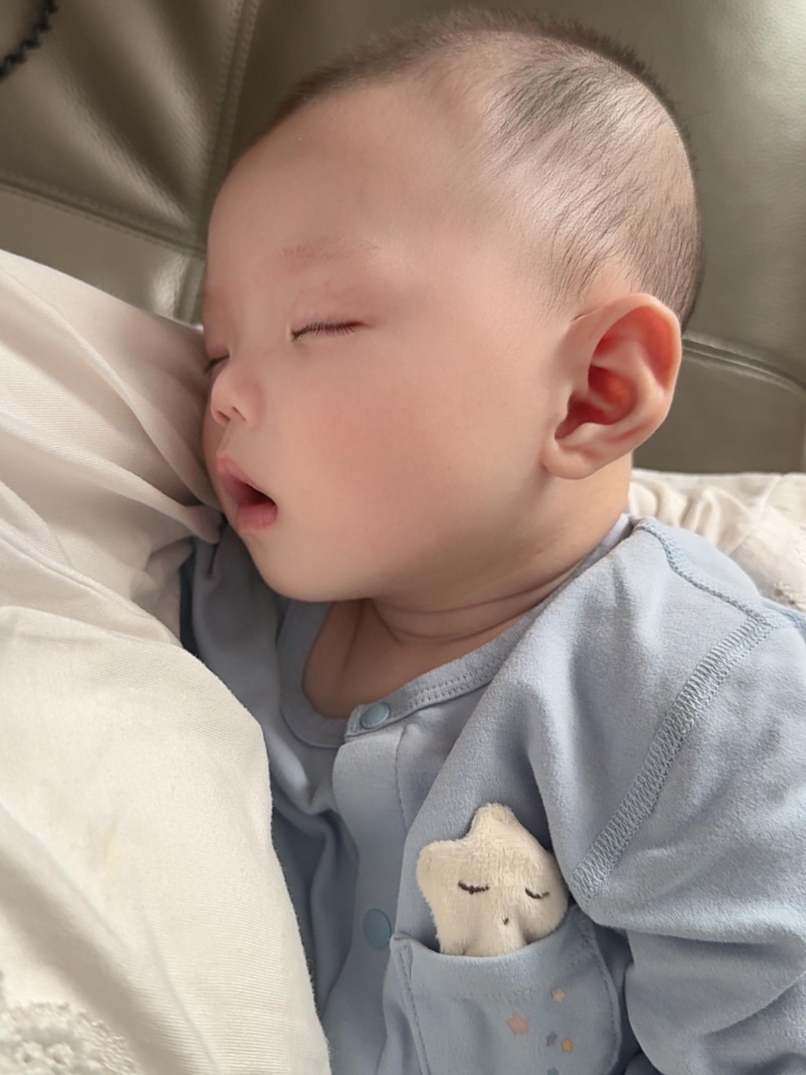 我不知道我的心 可以溢满如此多的爱 直到我成为母亲那一天以后.