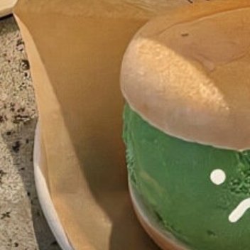 每日一善✨️阳光信用 ✨️每日一善 山川在风雨中愈显巍峨，溪流经暗石终成浩瀚江河