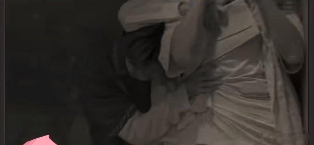密逃NPC摸了张真源头密室大逃脱 本以为会被突袭惊吓，谁知NPC温柔摸头，小张张