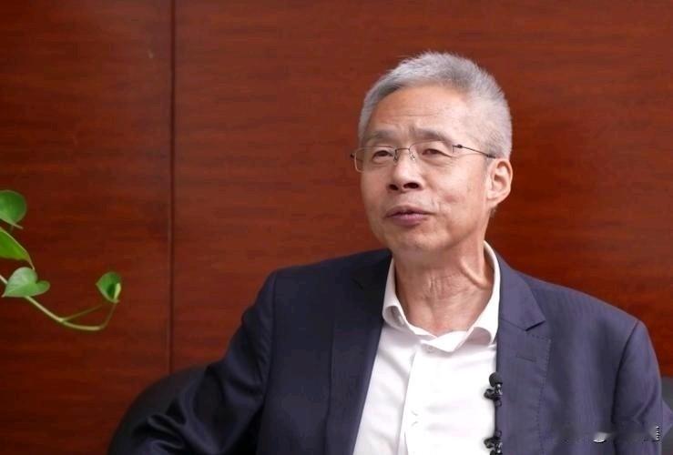 不敢征税，只能哄富人花钱？中国内需困局，被经济学家一语戳穿

“不敢向富人多征税