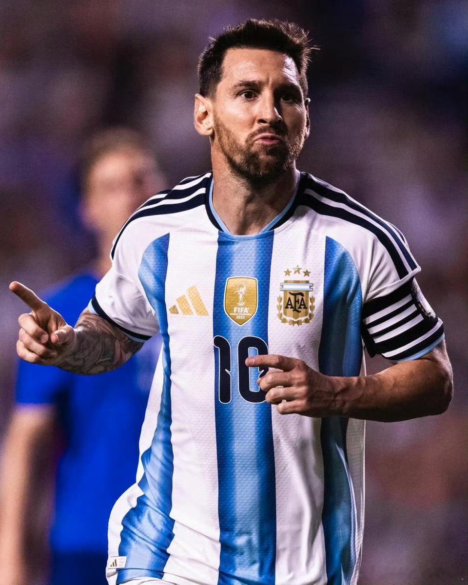 恰逢梅西迎来国家队200场里程碑之战，阿根廷小组赛更要全力以赴，一旦拿到小组第二