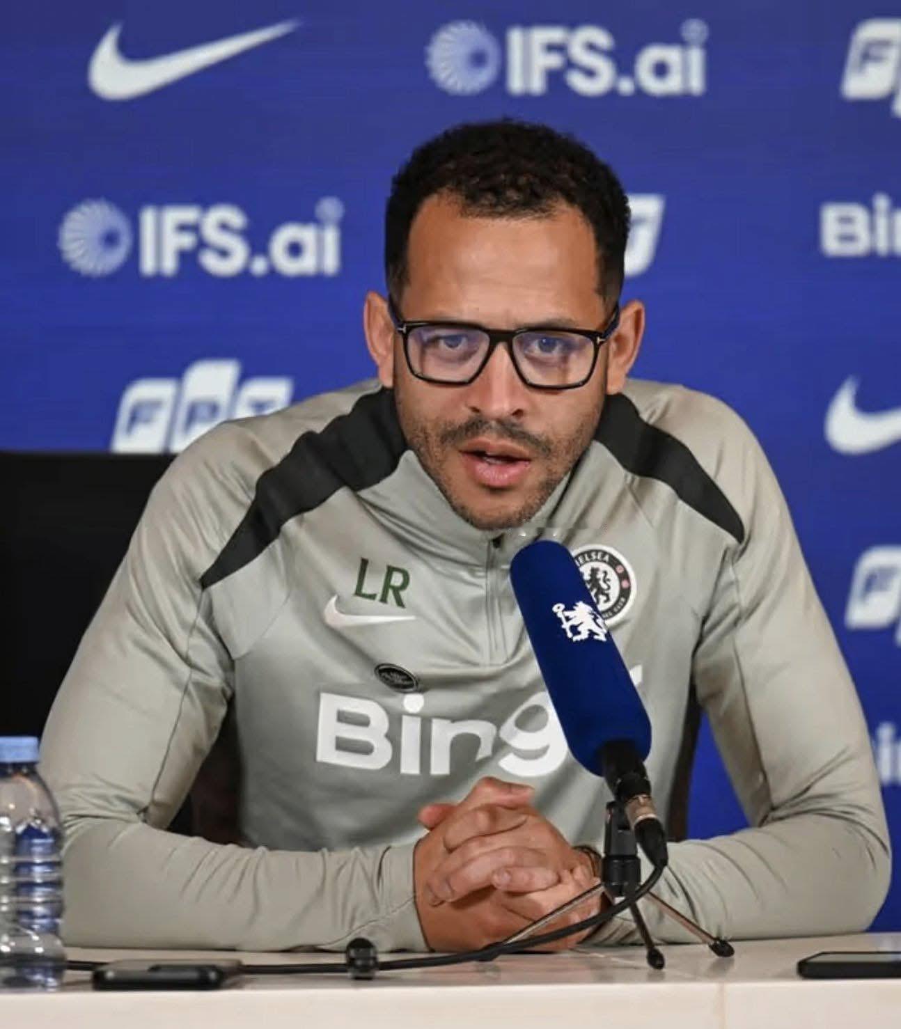 車路士宣布辭退羅辛尼亞，結束三個半月嘅合作關係，並且委任麥法蘭尼（Calum M