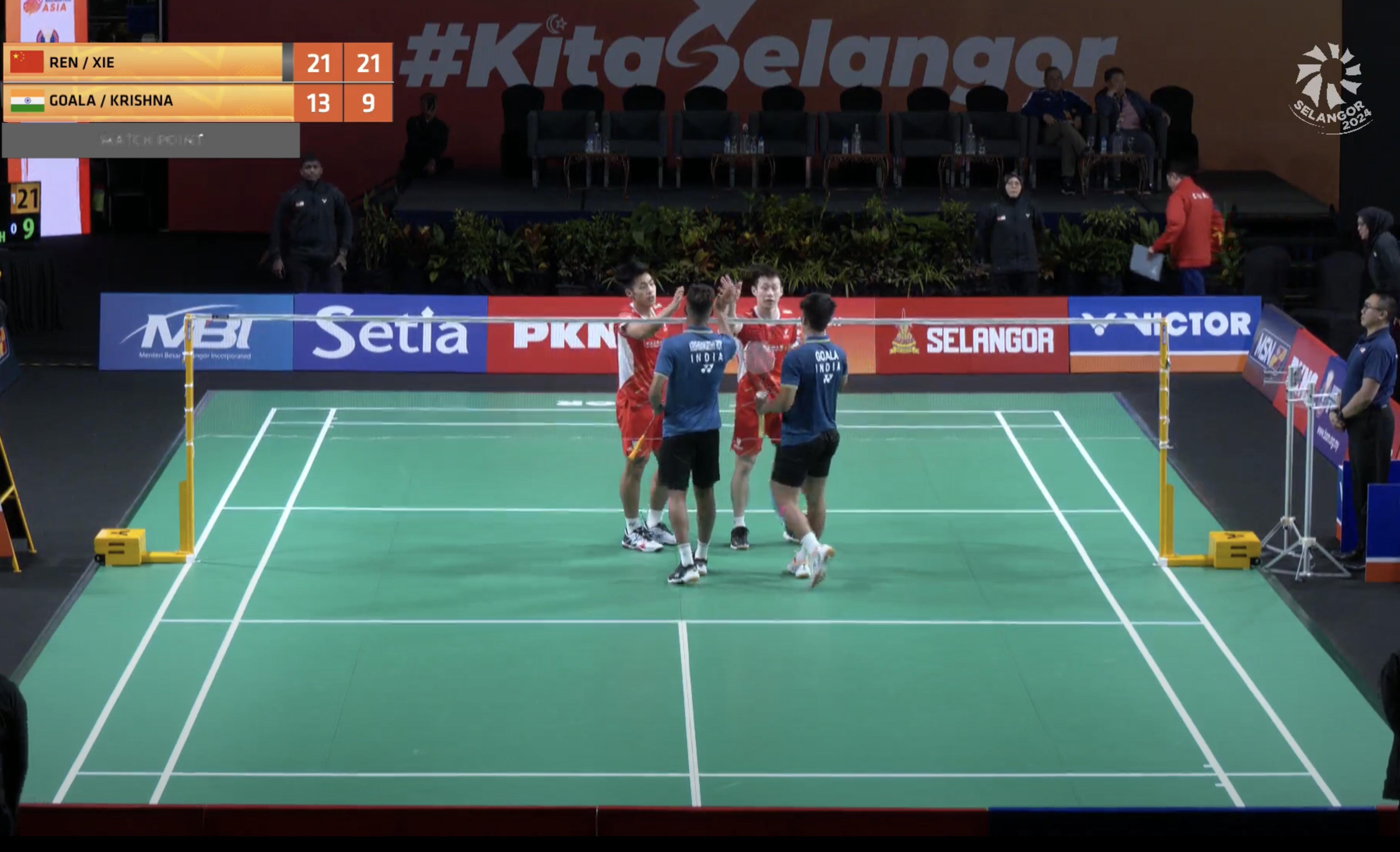 【小组第一之争：中国🇨🇳2-2🇮🇳印度】1、翁泓阳 21-6、18-21
