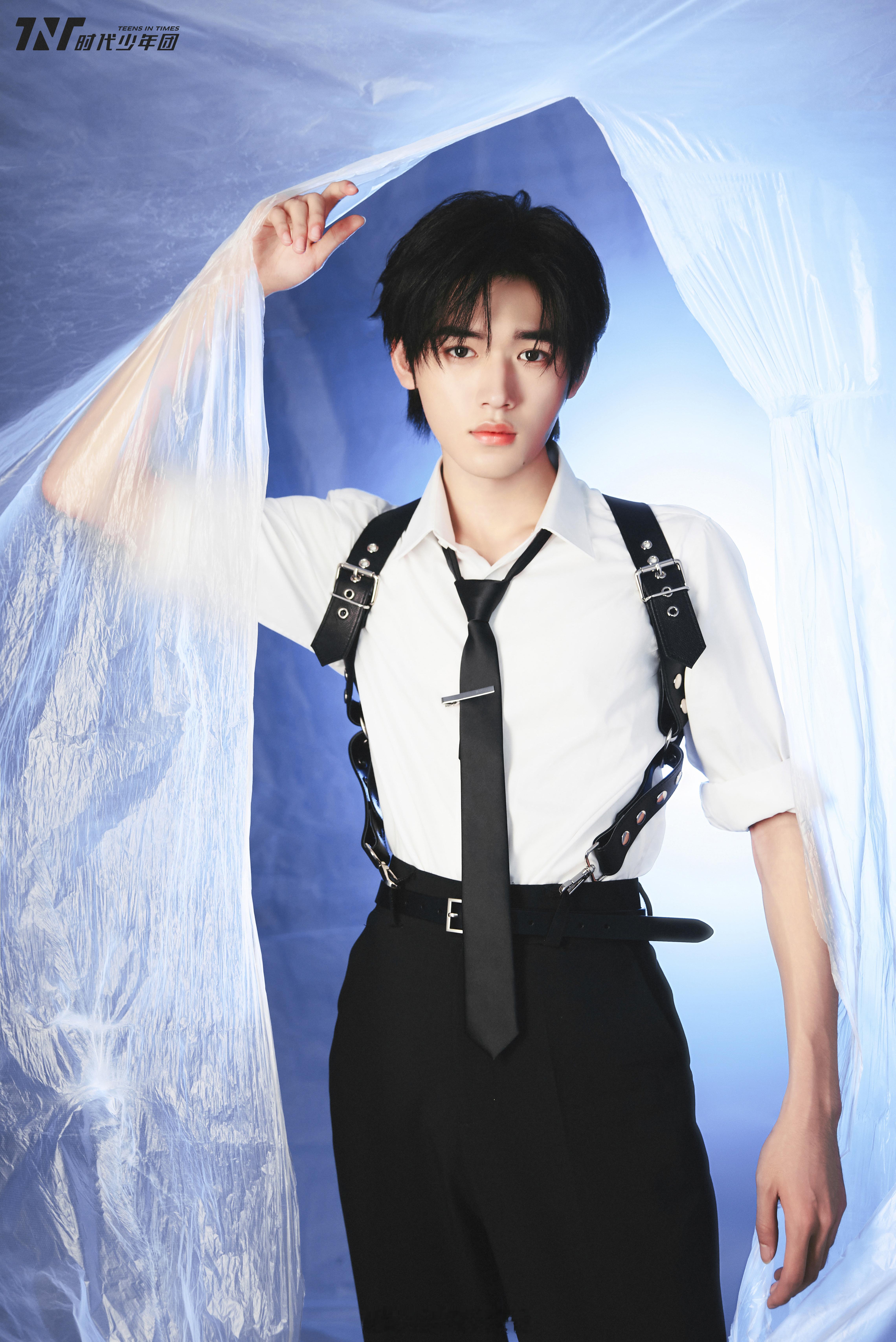 #时代少年团好六夜造型# 宋亚轩好六夜造型 ​​​