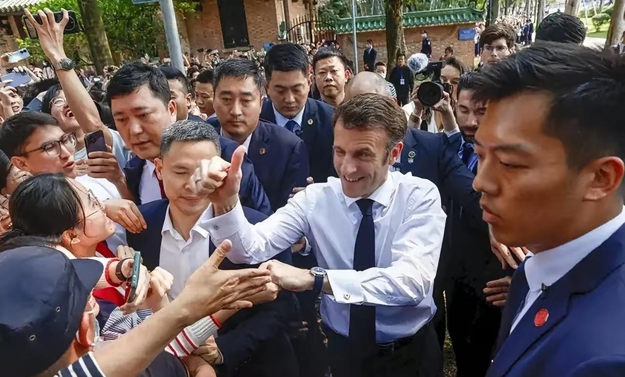 ​法国将乌克兰给气疯了。法国一方面的支持乌克兰、支持制裁俄罗斯。这时候在去年一整