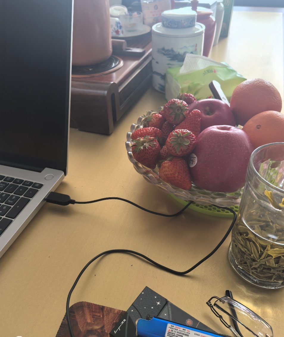 一上午一直在聊天，没怎么看盘，投资和炒股真的是两码事。 