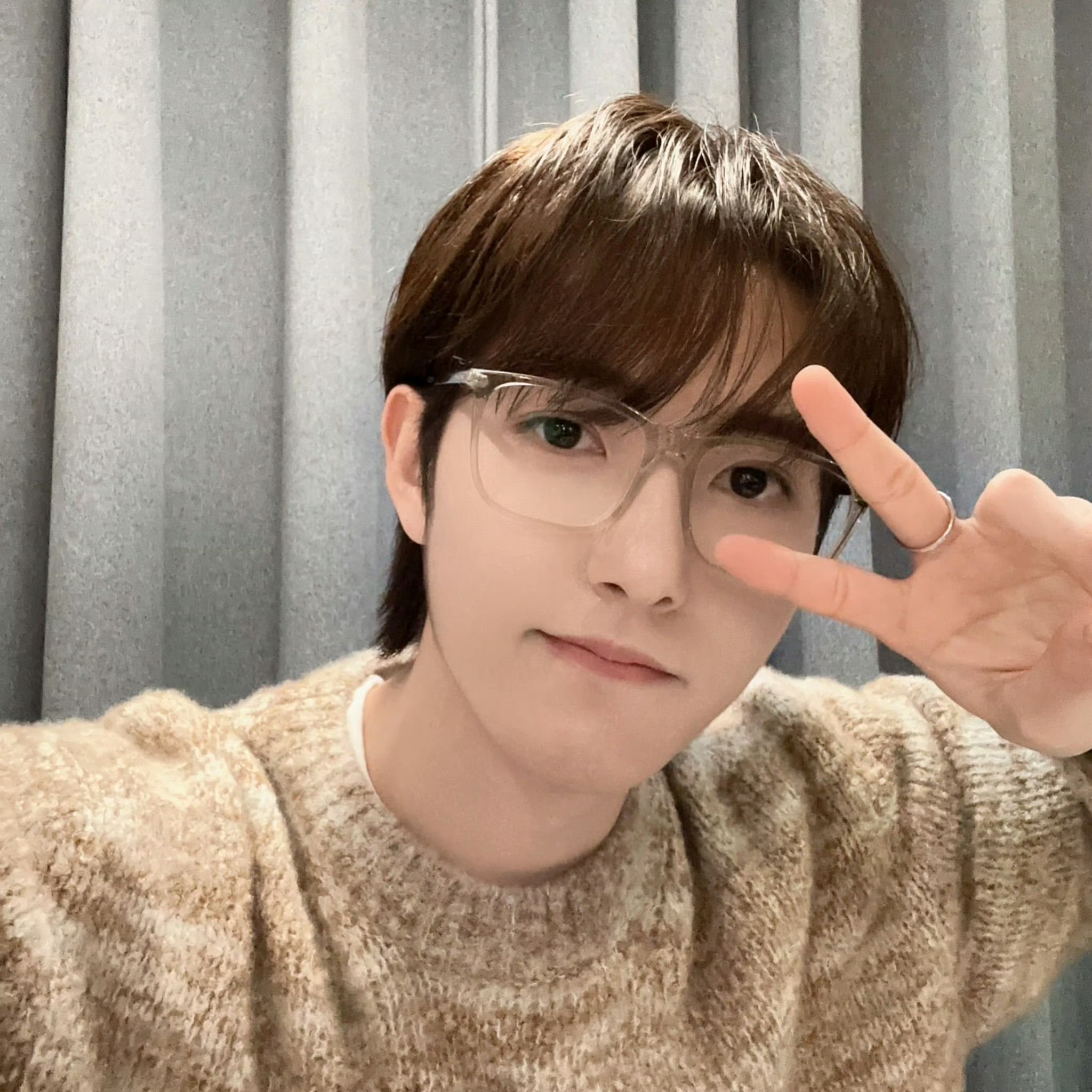 黄仁俊[超话]   hrj  黄仁俊  ✌🏻 