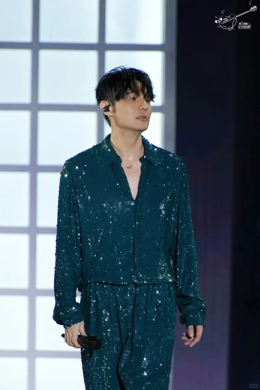 "我换新衣服了"