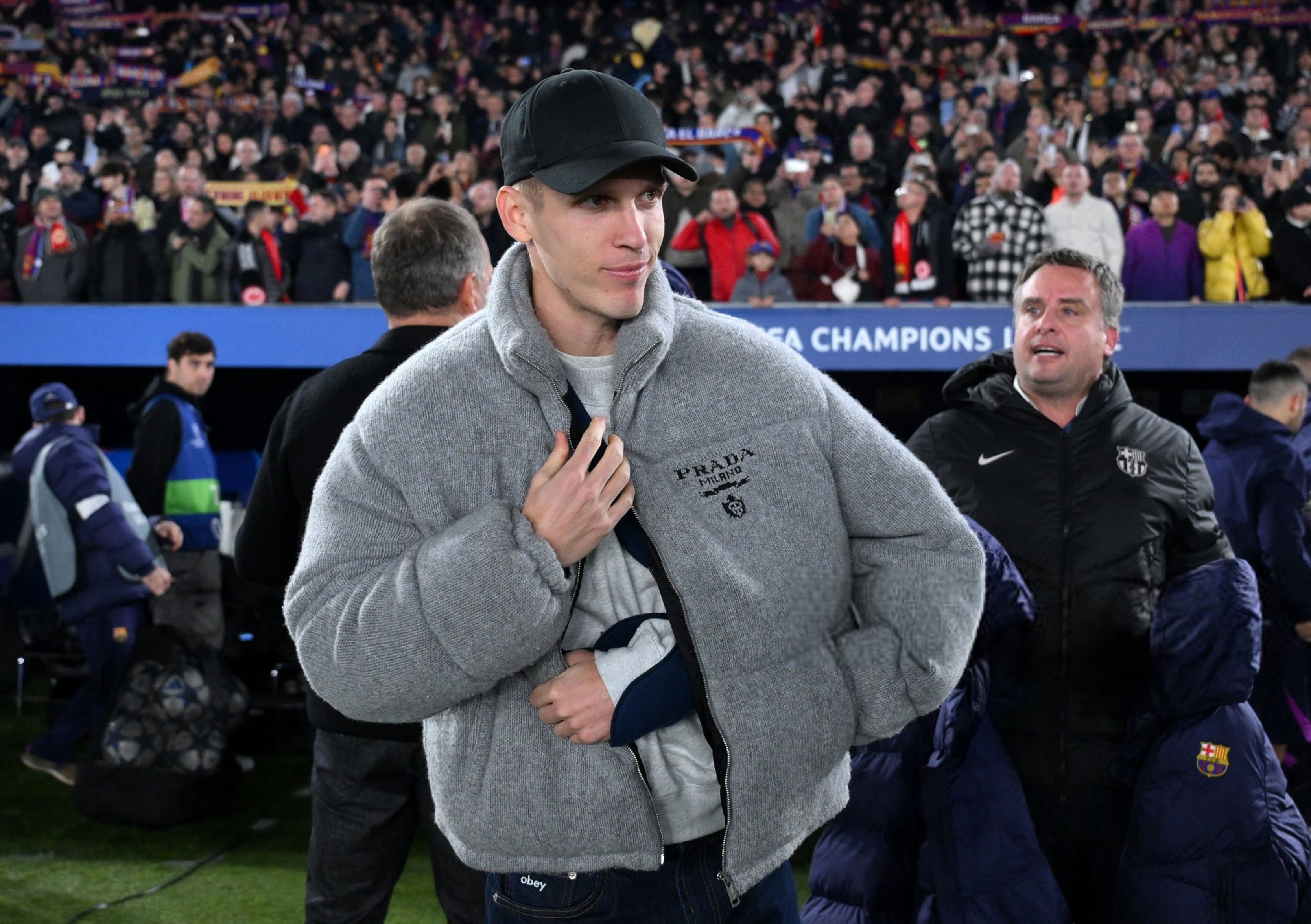 受伤的奥尔莫🤕🤕🤕🤕巴萨2比1法兰克福欧冠联赛巴萨vs法兰克福