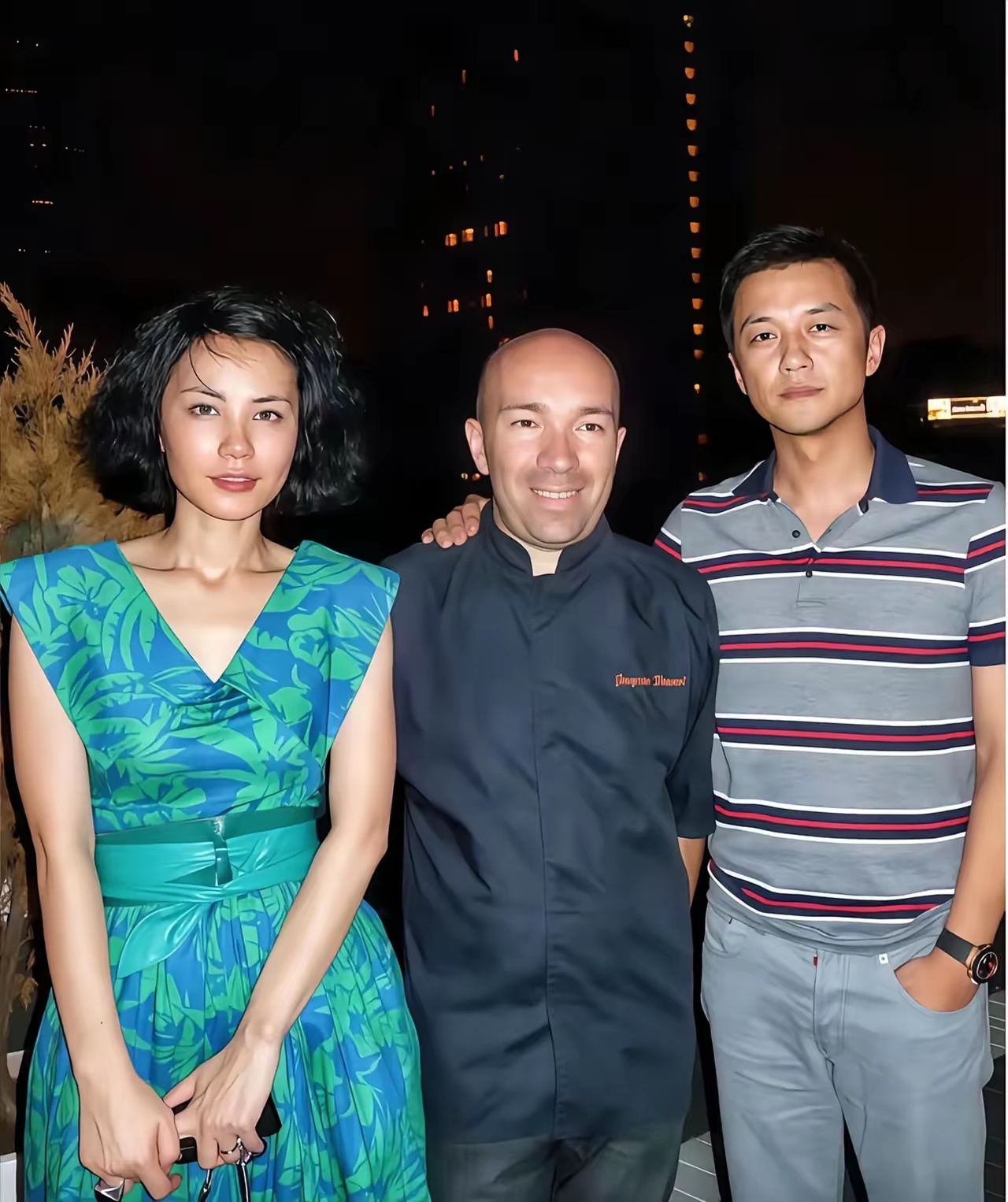 和王菲在一起的时候，李亚鹏正处于颜值巅峰期，这身段和气质比谢霆锋更出彩 