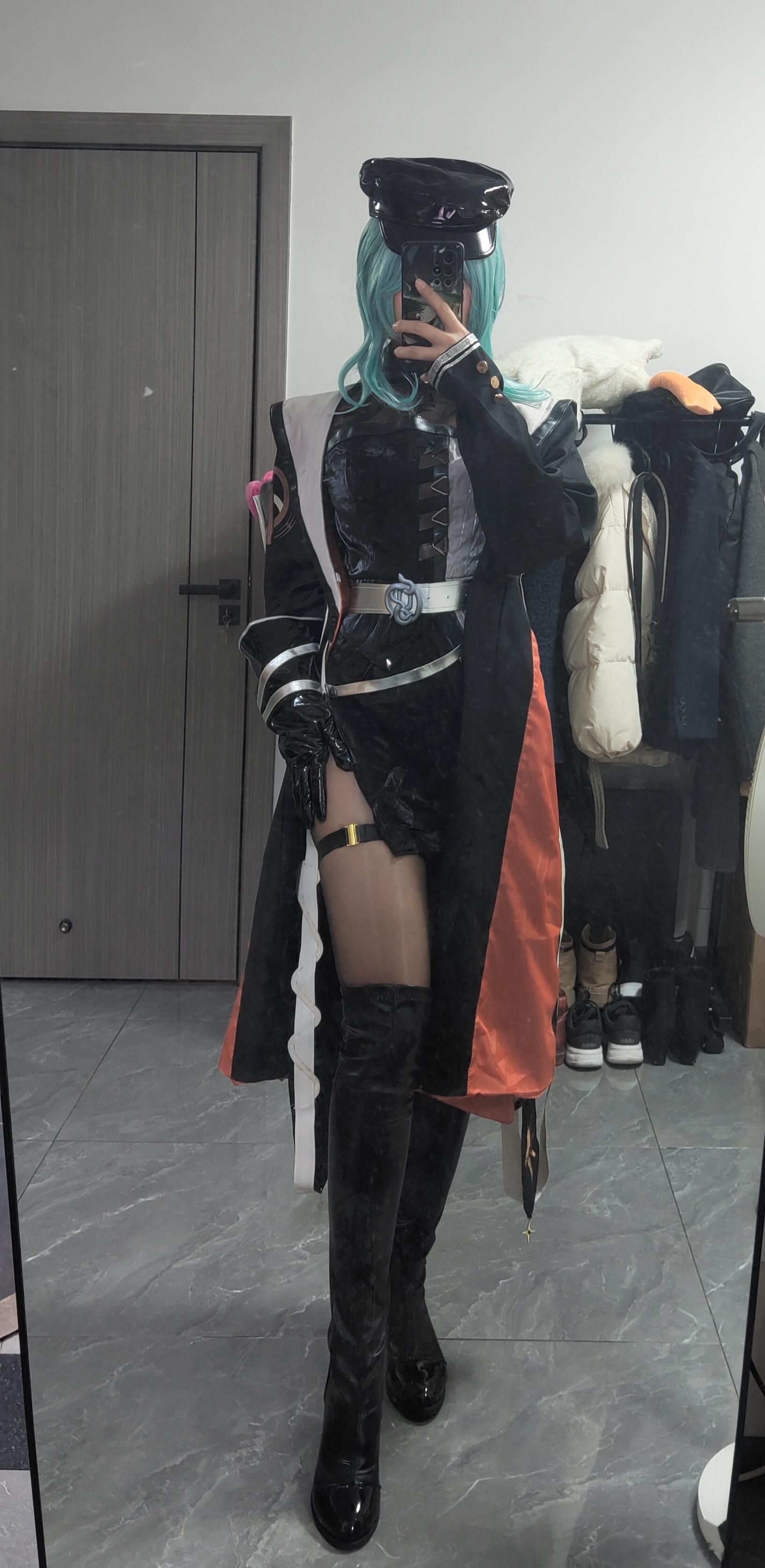在试试夜莺的衣服 ～#无期迷途[超话]##cos##无期迷途夜莺# ​​​