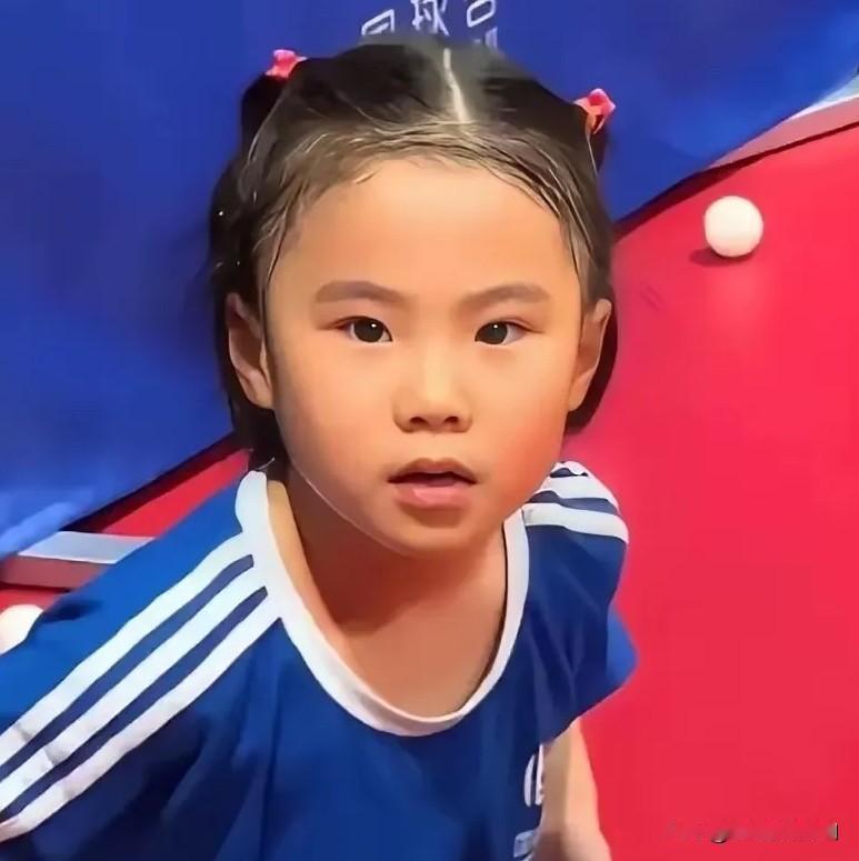 王楠10岁的女儿郭依嘉，刚在上海结束的全国少儿乒乓球锦标赛上，独自一人拖着行李去