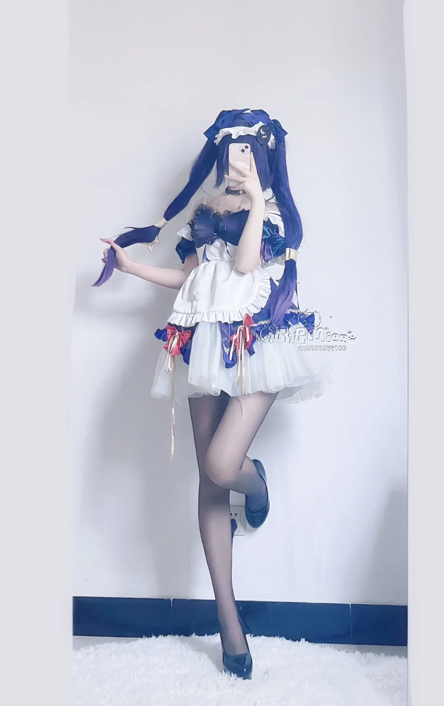 我的名字是阿斯托洛吉斯·莫娜·梅姬斯图斯，意味“伟大的占星术士莫娜”，或者你看我像不像你的小保底
 