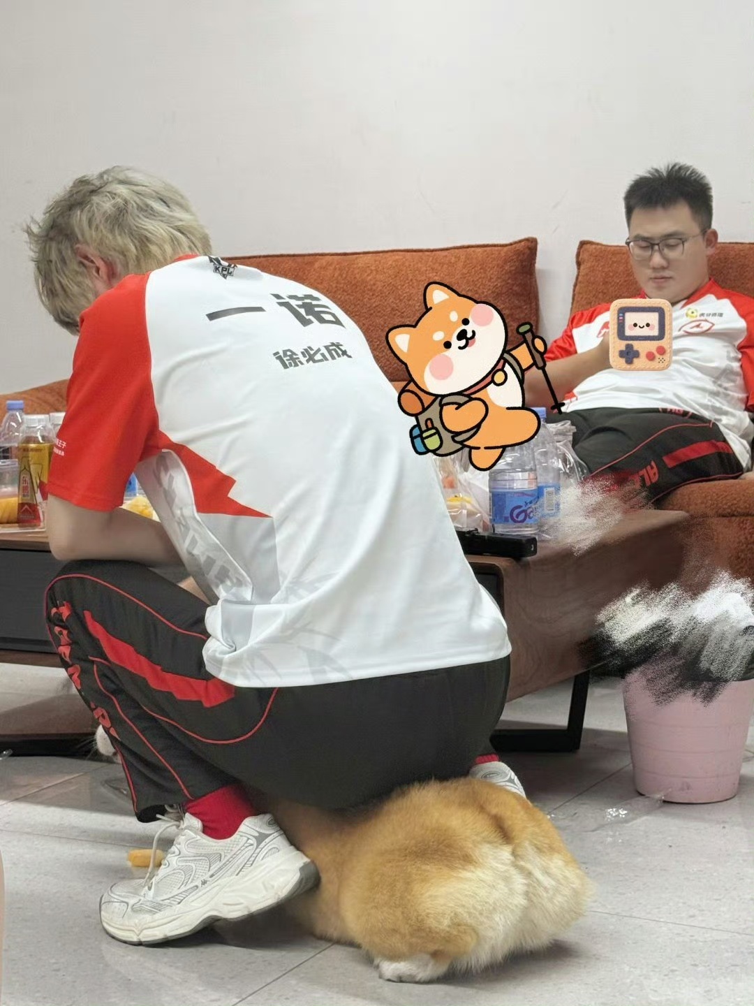 一诺xbc一诺给自己颁奖一诺离不开红袜子 一诺你真的离不开你的红袜子吗！！ 