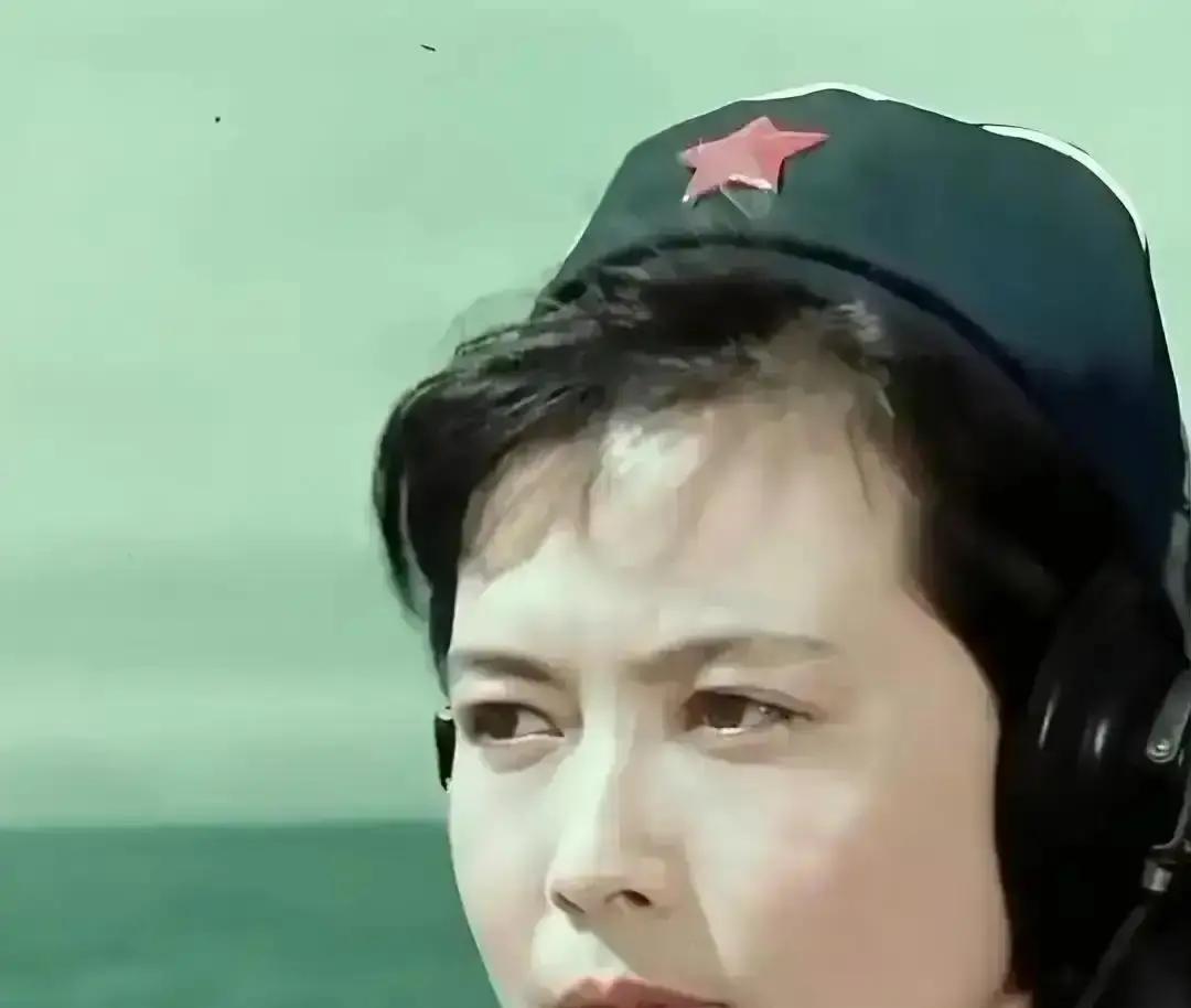 1974年，谢芳接到通知：你眼神太柔，演不了女民兵。
 换角杨雅琴。
 靶场18