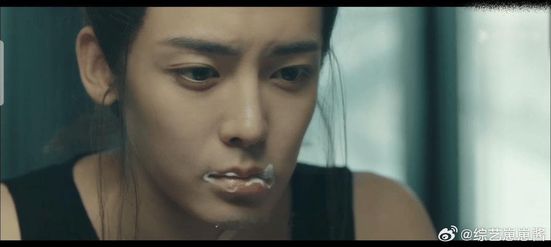 侯明昊王也刷牙vs捡子刷牙  侯明昊的颜值真的太令人惊叹了！刷牙的画面都能如此帅