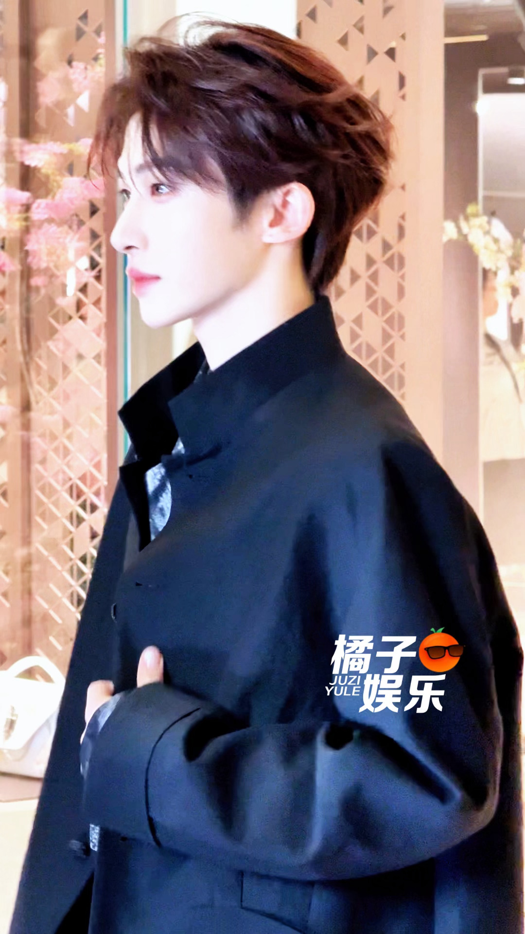 🍊带来9p刘宇纯生图无美颜live实况供大家享用之刘宇无美颜生图怼脸实况