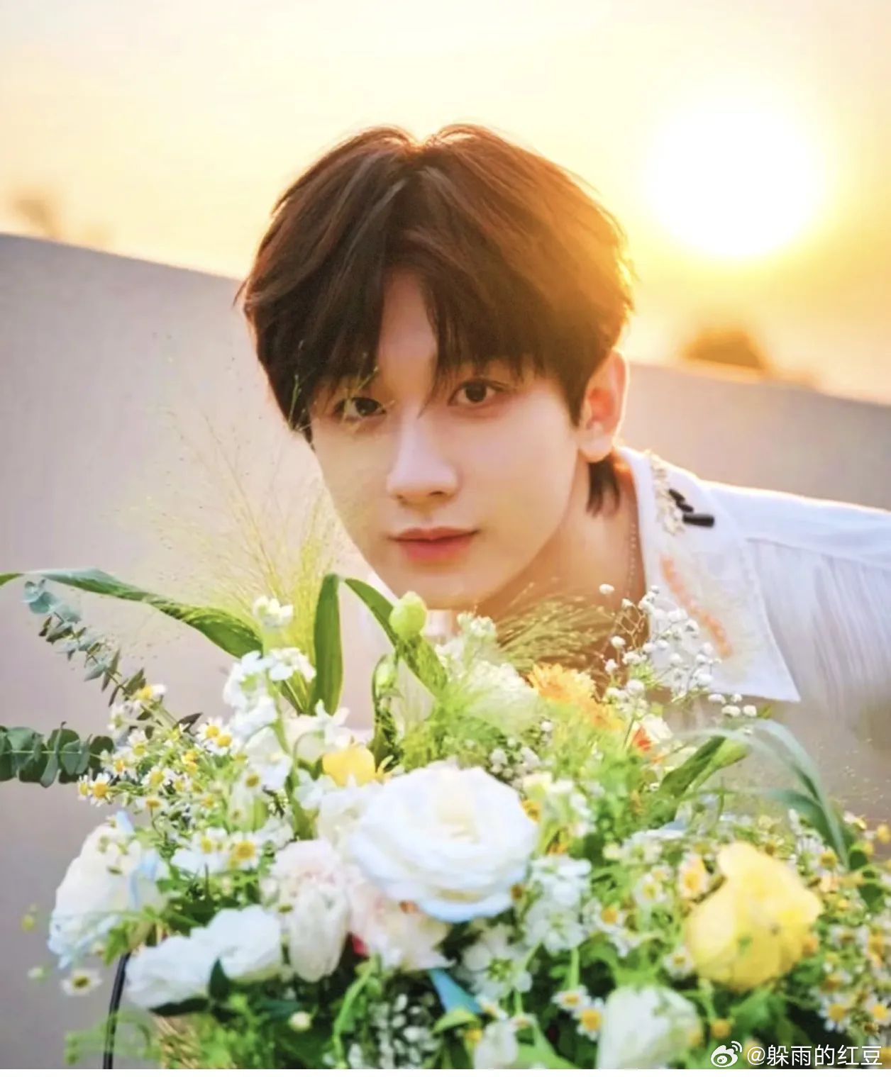 明眼人都看得出，成毅改岁数大概率是假的，从89年改到90年完全没必要啊。娱乐圈里