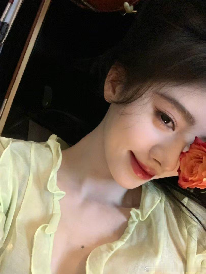jjy鞠婧祎万花世界jjy鞠婧祎苏绿夏“朝朝暮暮的热爱终究会变成信仰 会变成深渊
