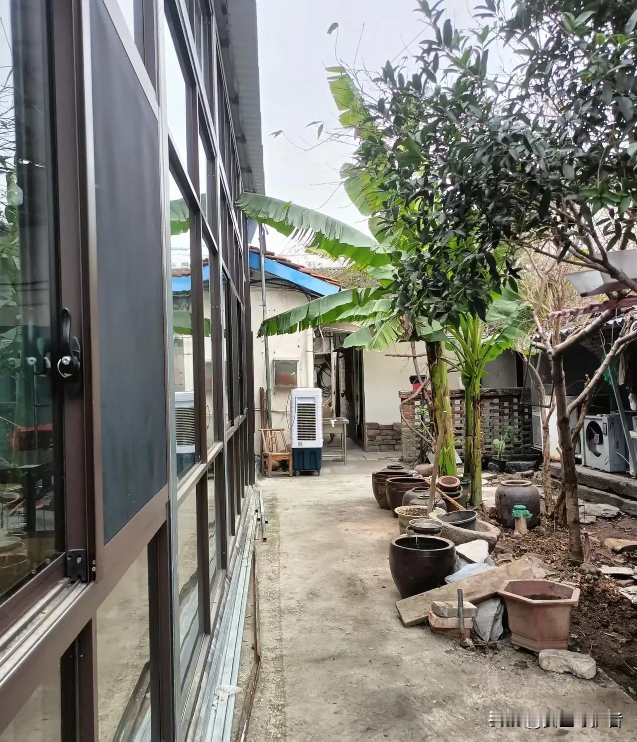 去靠近光，去感受风，去拥抱所以让你心动的风景与声音。小院改造