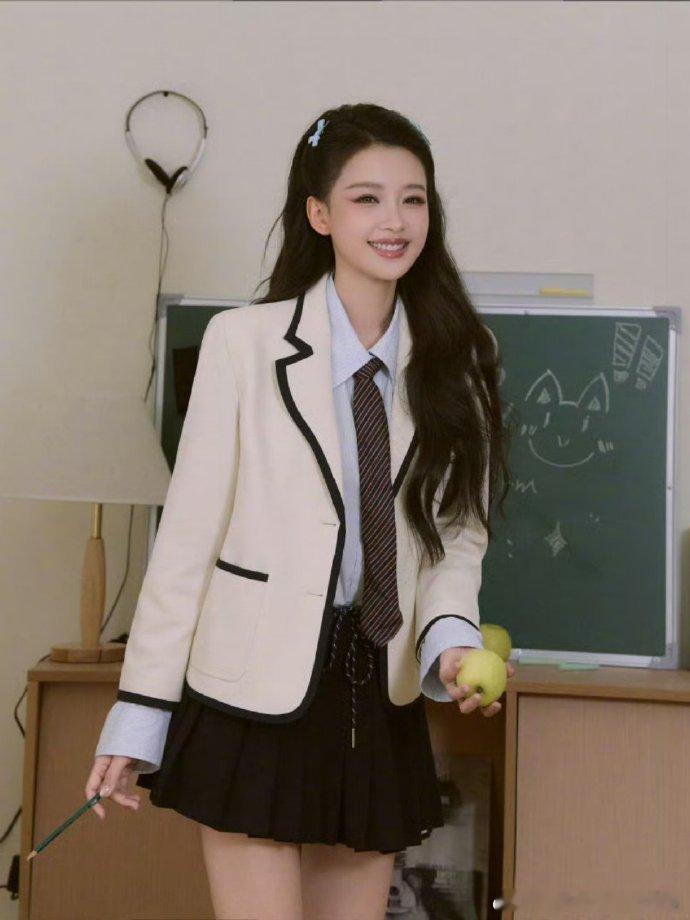 孙怡团805票乘风2026甜美又有活力，整体舞台完成度超高，拿下高票理所应当 