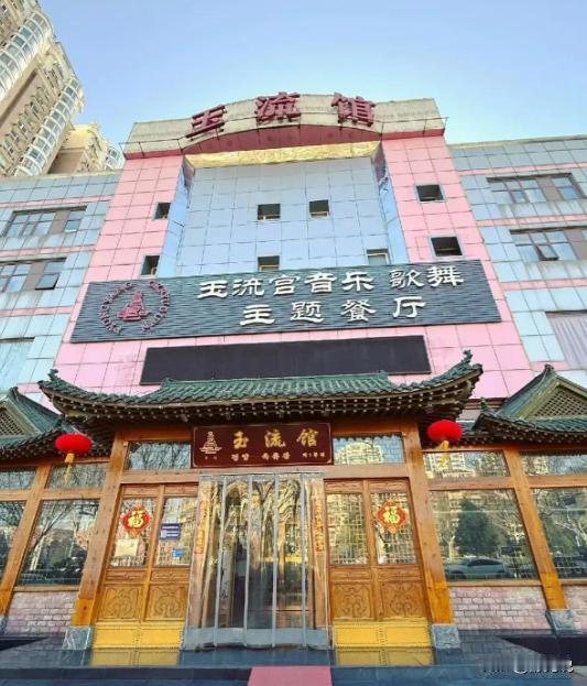 她们不是回国结婚，是被国家一键召回。
北京五道口那家朝鲜餐厅，昨晚还有姑娘穿着民