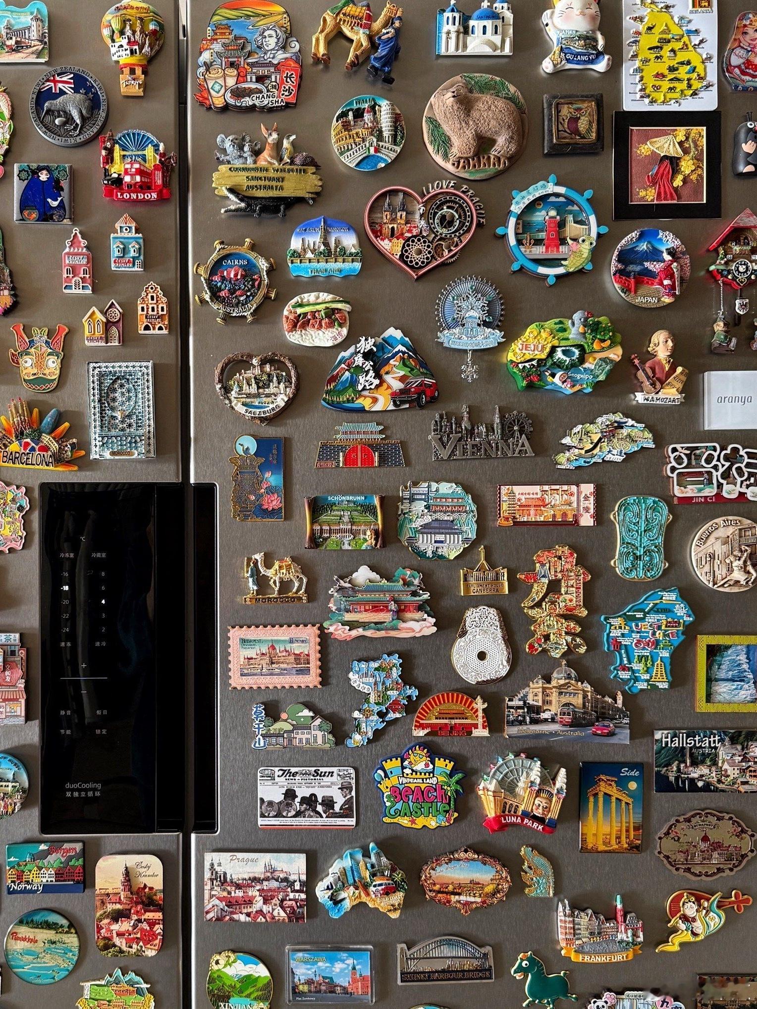 冰箱贴一定要经常挪挪位置 冰箱贴老固定在一个地方，看久了真会审美疲劳。隔段时间给