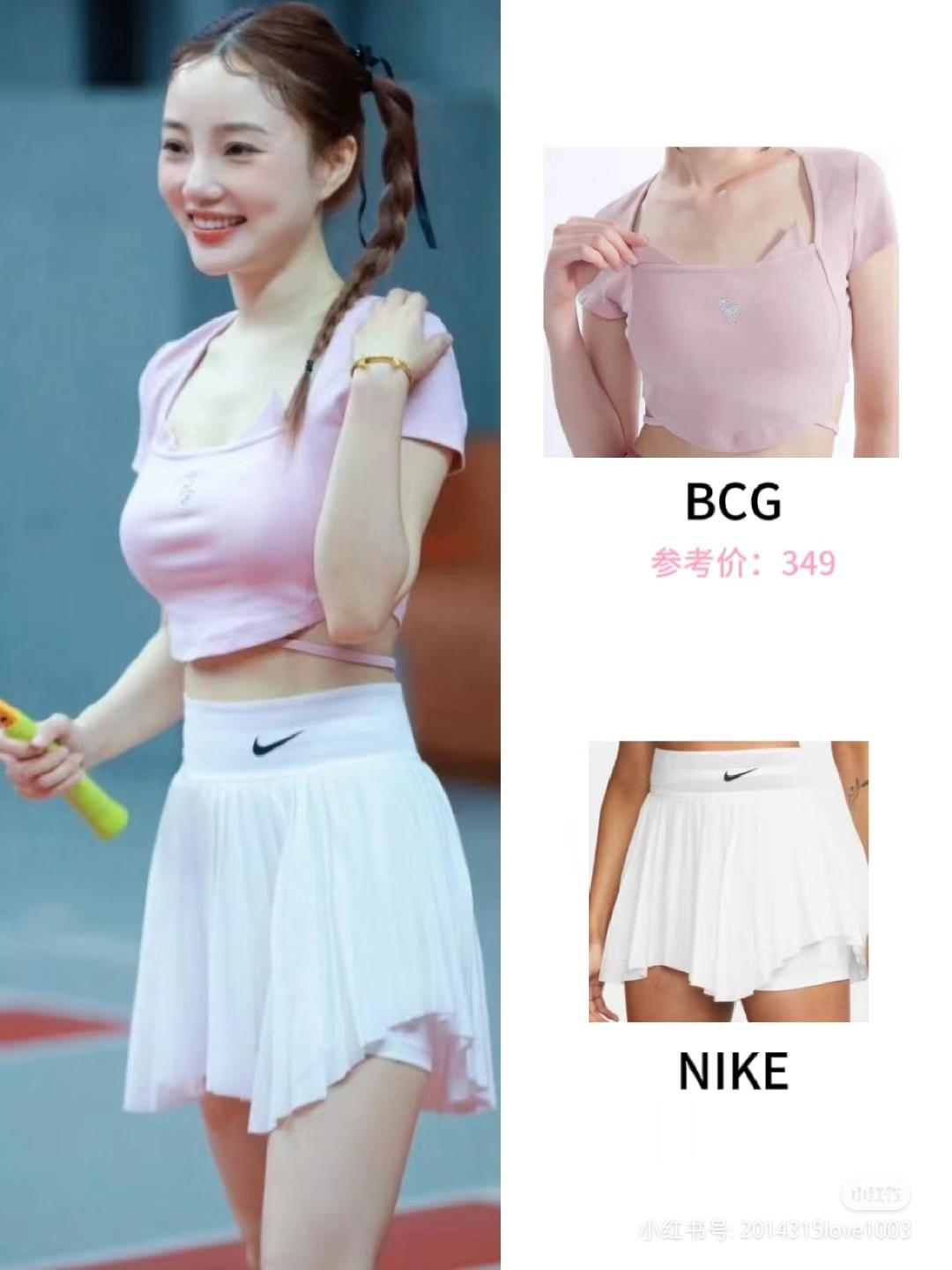 李小璐这次打羽毛球的随拍很受欢迎呢也有网友扒出了小璐的运动服穿搭的品牌不贵耶，S