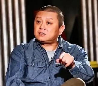 突然发现解放台湾省的建议，王朔的思路太妙了！他曾说，收复台湾不需要打仗，先宣布台