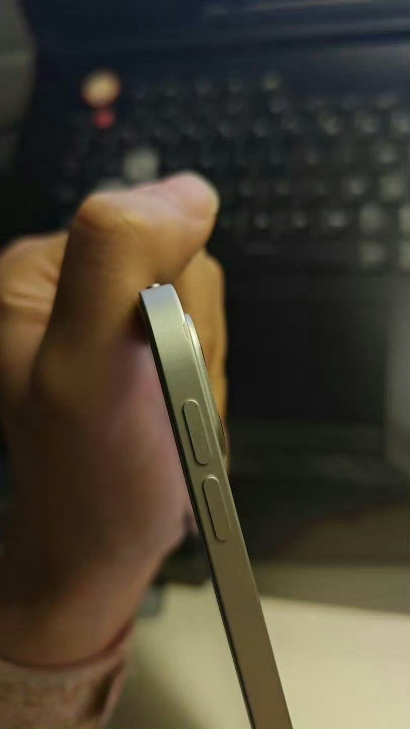 不小心把男朋友的平板摔了，赔多少合适 ？