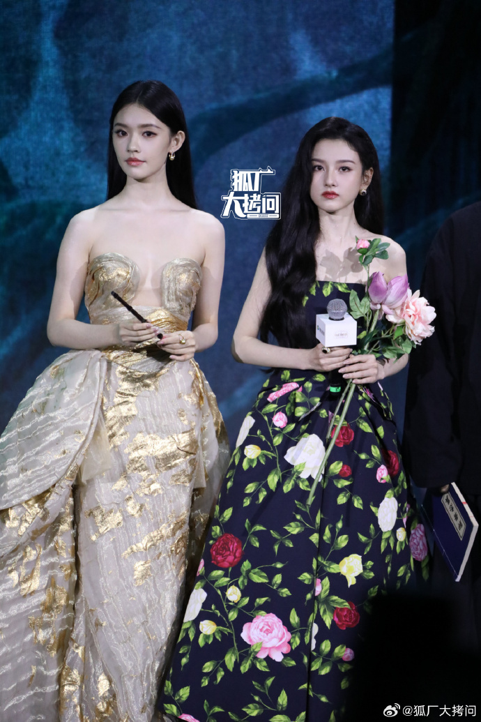林允宋祖儿红毯状态   瞬间可以代入到了豪门小说之中，那样我可真的是太喜欢林允宋