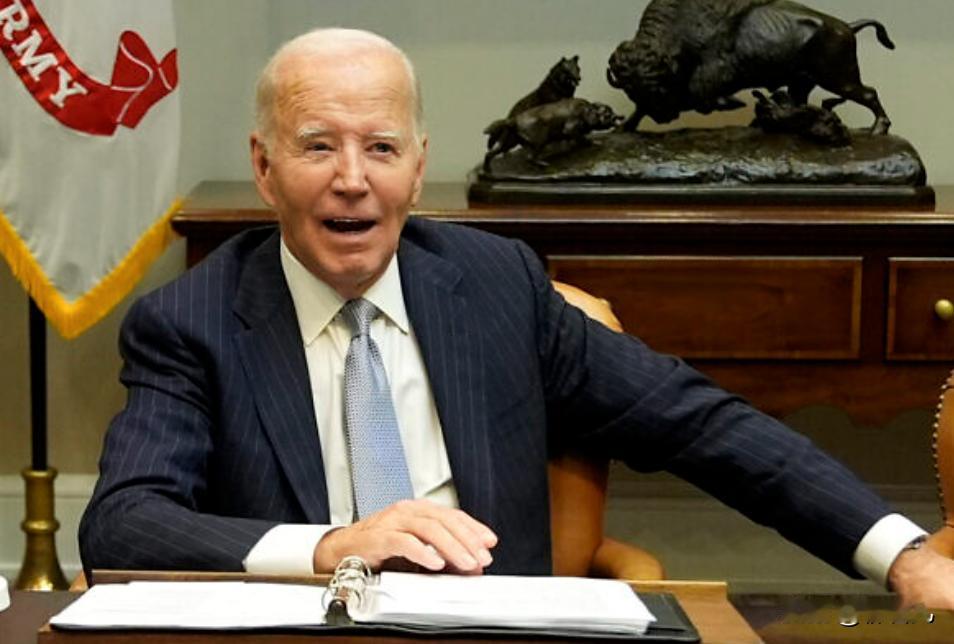 拜登发文批评特朗普政府在明州的移民执法行动，并号召全美人民站出来反对特朗普。
