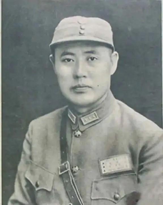 曾经一起扛枪打仗的兄弟，后来却走向了天差地别的人生，一个成了新中国的座上宾，风光