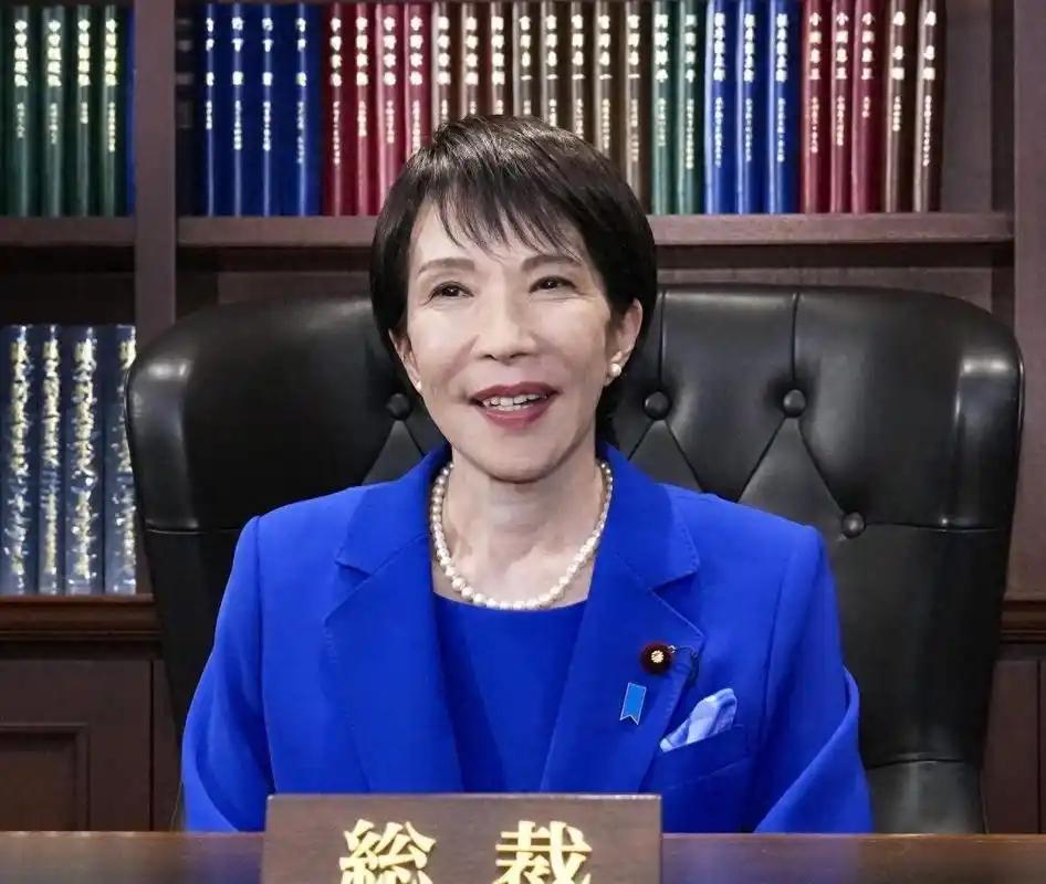 [月亮]高市早苗刚上台就敢在涉台问题上挑衅中国，还暗示日本要军事介入台海，明摆着