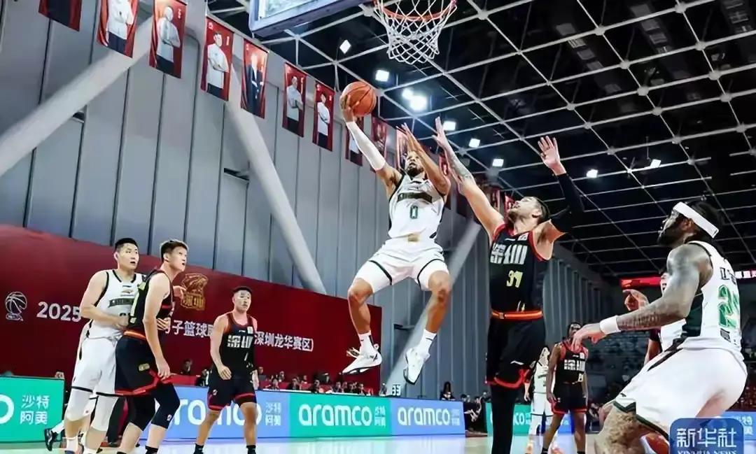 三连败！辽宁90-93再输
 
昨天打完深圳，记分牌定格90-93，三连败把辽宁