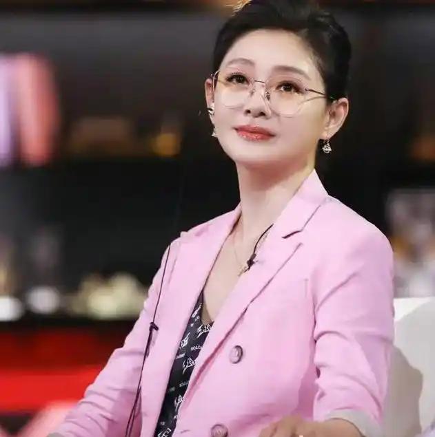 始终不觉得大S是一个坏女人 
但她与汪小菲离婚，和具俊晔闪婚后，却像变了个人一样