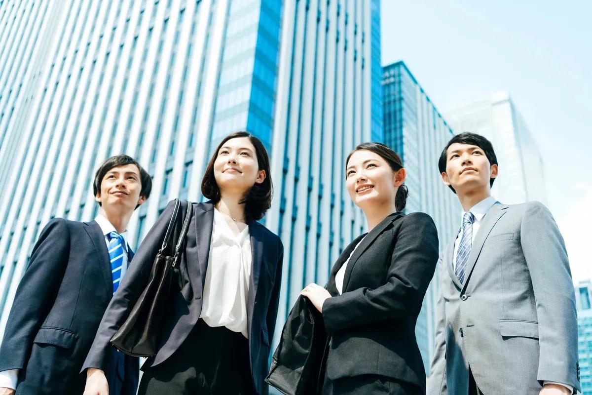 【2024年日本大学毕业生的就业率，让人羡慕啊】
又到了一年一度的日本大学毕业季