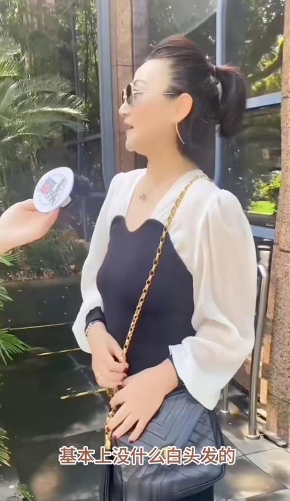 上海这位“时髦姐姐”竟然62岁，真是不敢相信！[并不简单] ​​​
