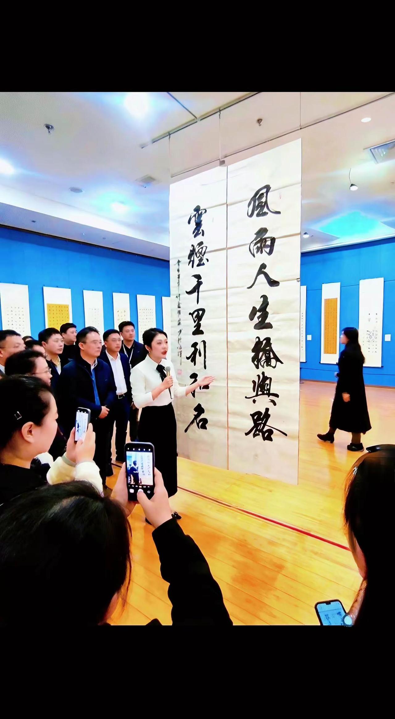 书法是文化自信重要来源 以墨会友 书法展现场 热爱书法艺术