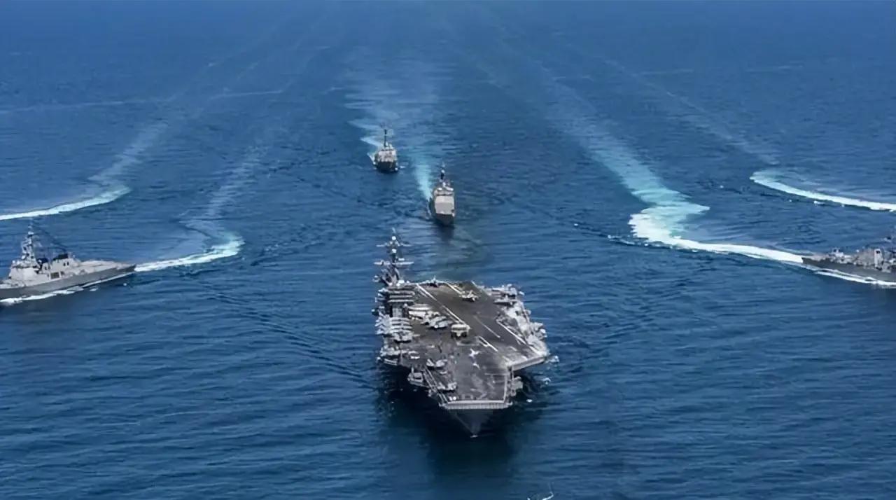 中美海军差距正被迅速压缩，这次连美国官方都点了头。
 
美国国防部最新中国军力报