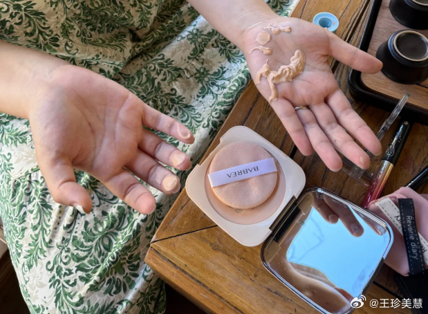 不只是散粉会高反哦，去西藏还有好多化妆品都会高反，薯片啥的更是要注意~~散粉高反