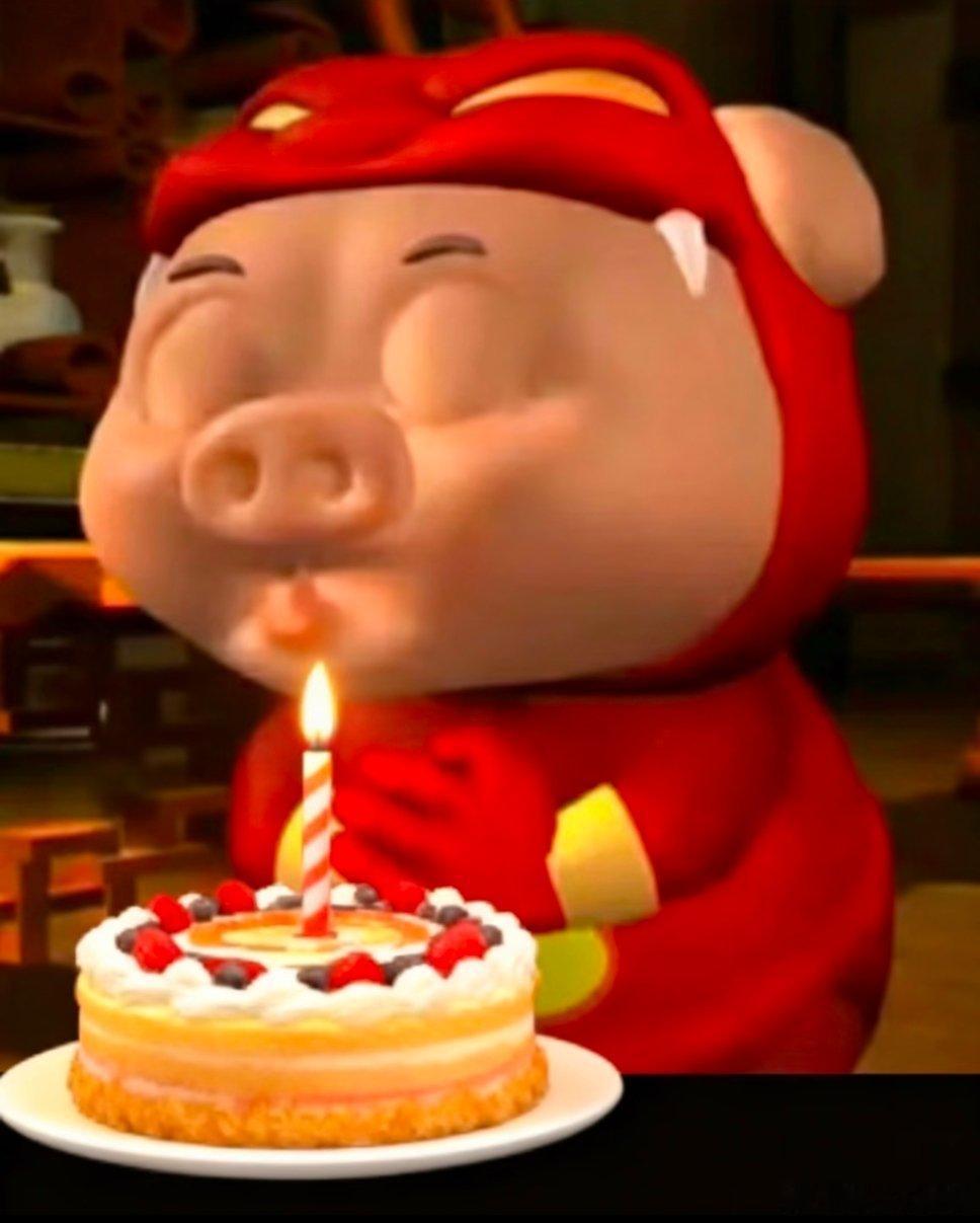 生日快乐姨姨咯咯，陪你过了三年生日了这是没能陪你过生日的第1年，希望下一年能和你