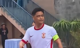 绿茵场上的老兵，心中那团火从未熄灭！长春亚泰传奇杜震宇近日分享了他的足球人生。谈