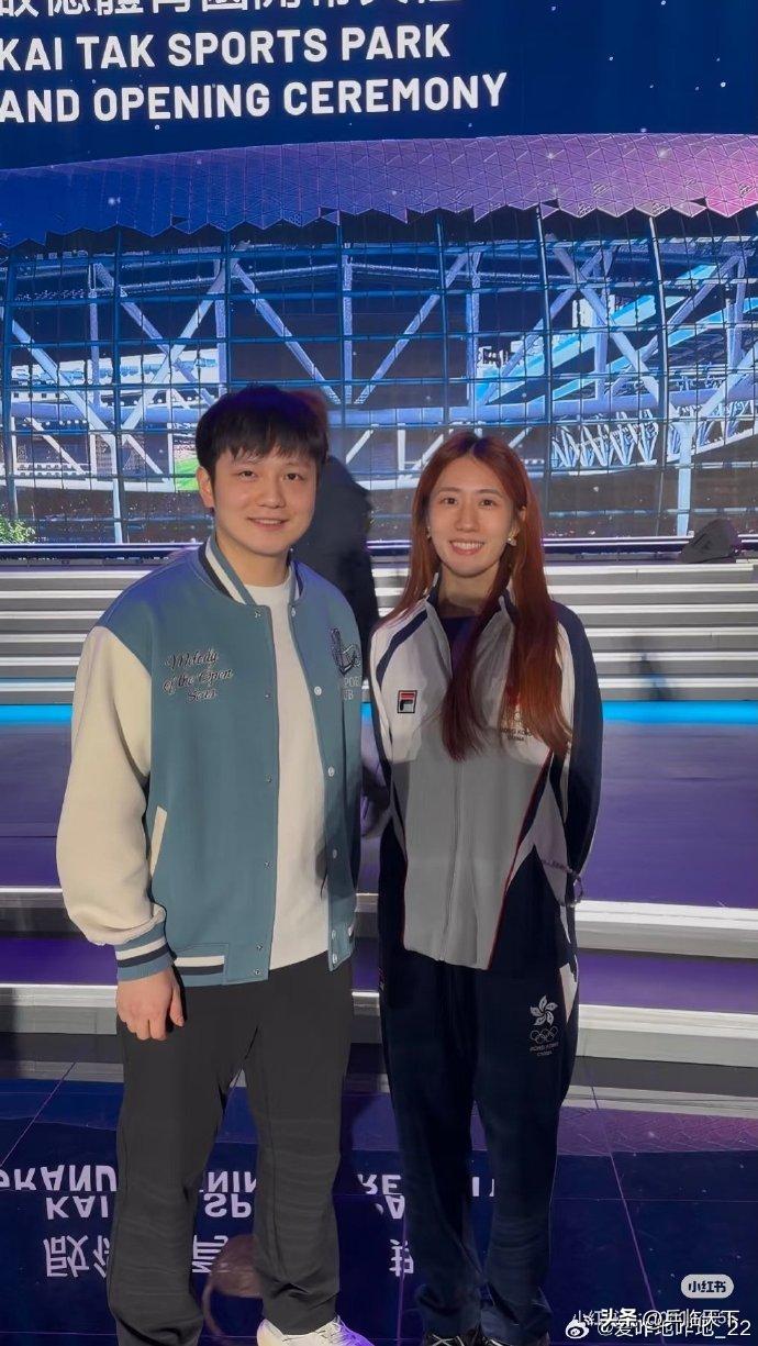 【朱成竹晒与樊振东合照 启德开幕礼上演「追星圆梦」名场面】
3月4日，中国香港乒