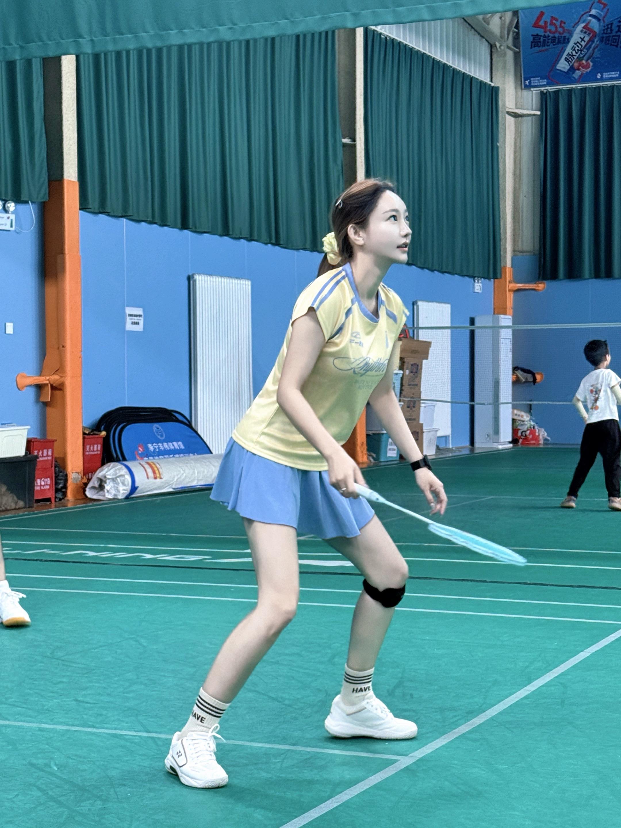 谈恋爱会输 跟我打球🏸稳赢🏸🏸