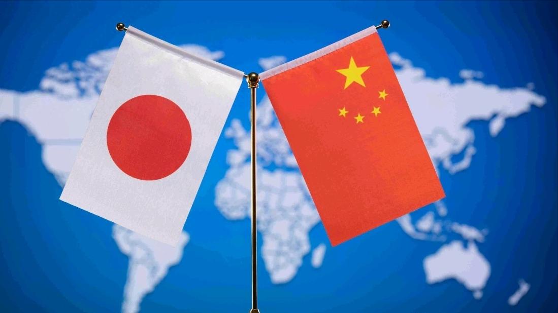 岸田文雄出来喊话了，岸田文雄表示，唯有自民党，才能继续推行负责任的外交政策！
