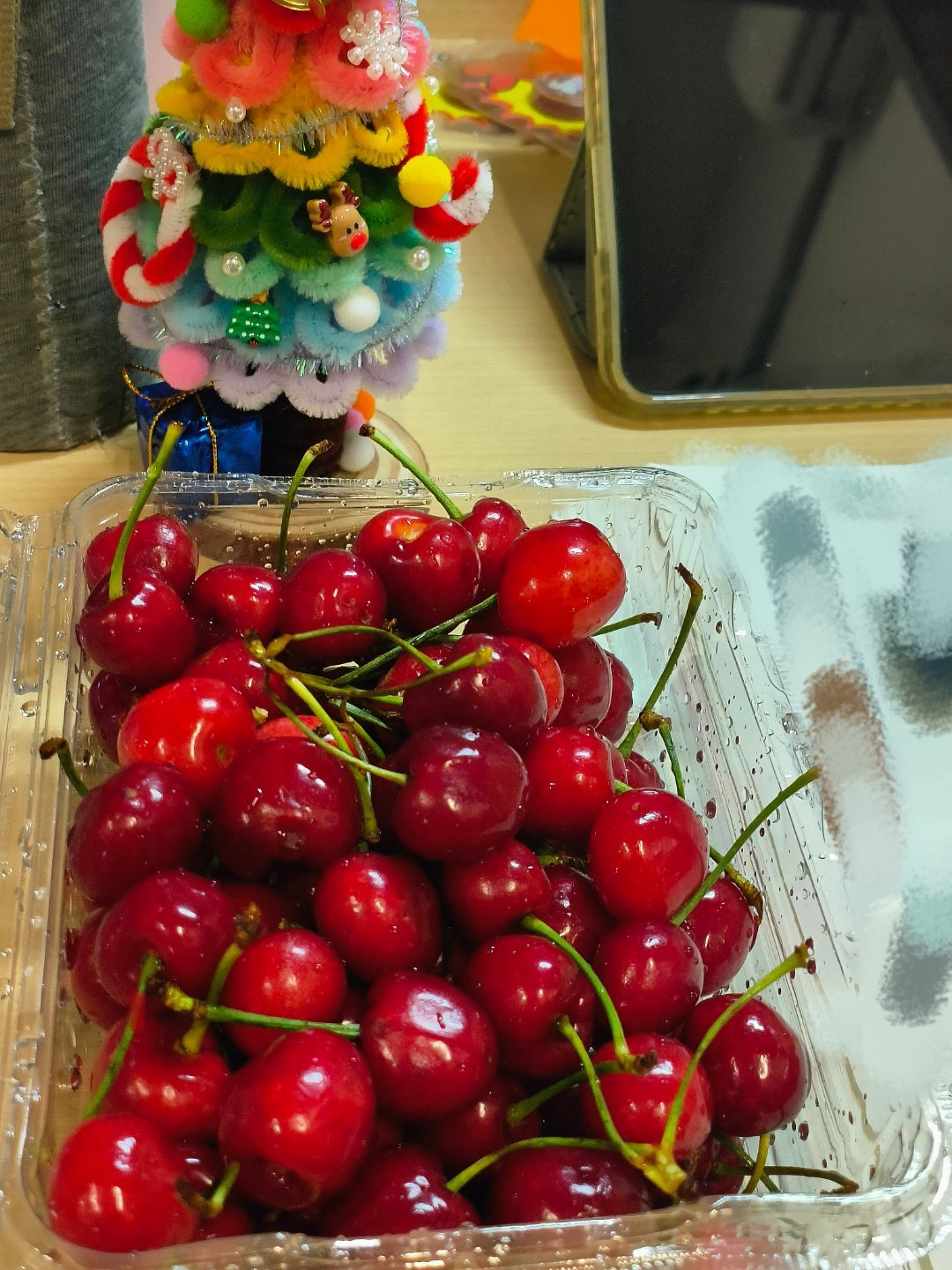 一人来两颗樱桃🍒😋 