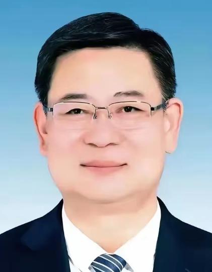 他成为谷雨节里落马的山东第一只虎！
 
2026年4月20日，暮春谷雨的当日，一