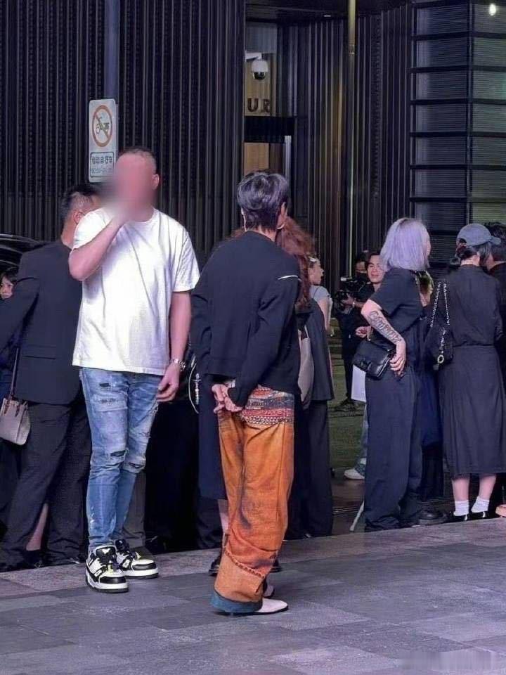 这穿得是啥？ ​​​
